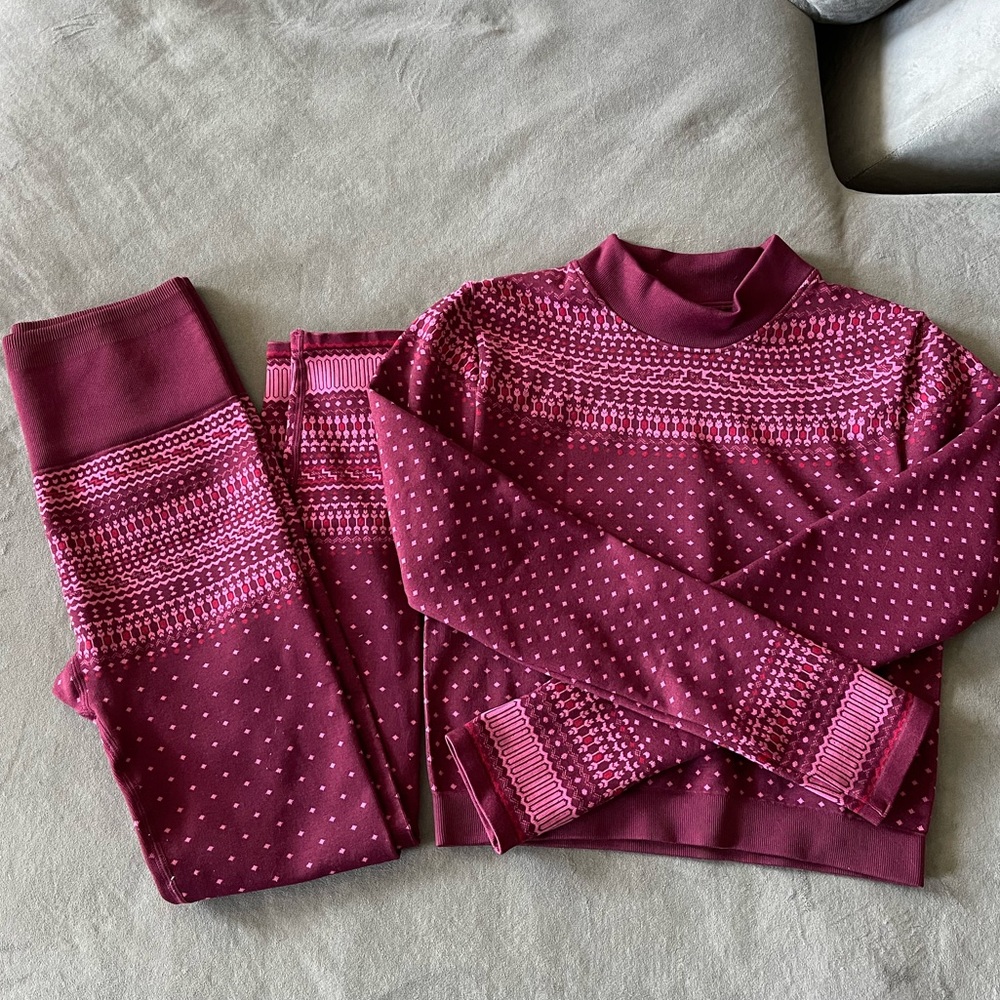 Fabletics holiday athletic set